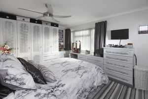 Bedroom- click for photo gallery